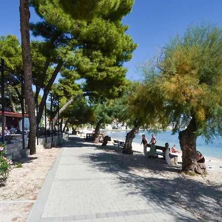 아파트 Beachfront Spacious With Terrace *